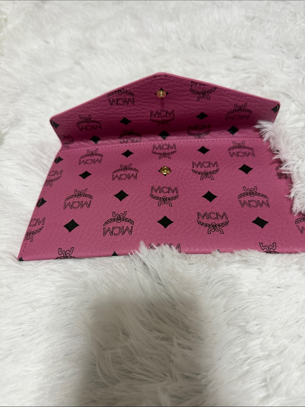 MCM Pink Logo Envelope Clutch - Picture 2 of 3